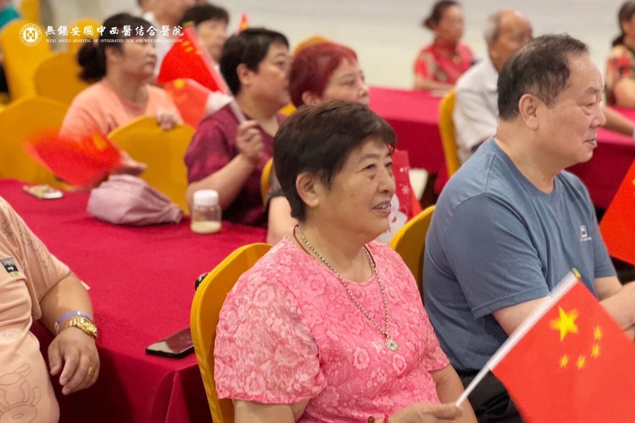 致敬英雄，共同感受祖国荣光！