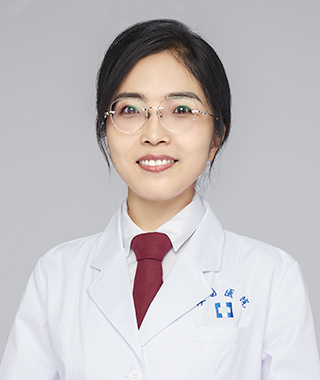卓小群